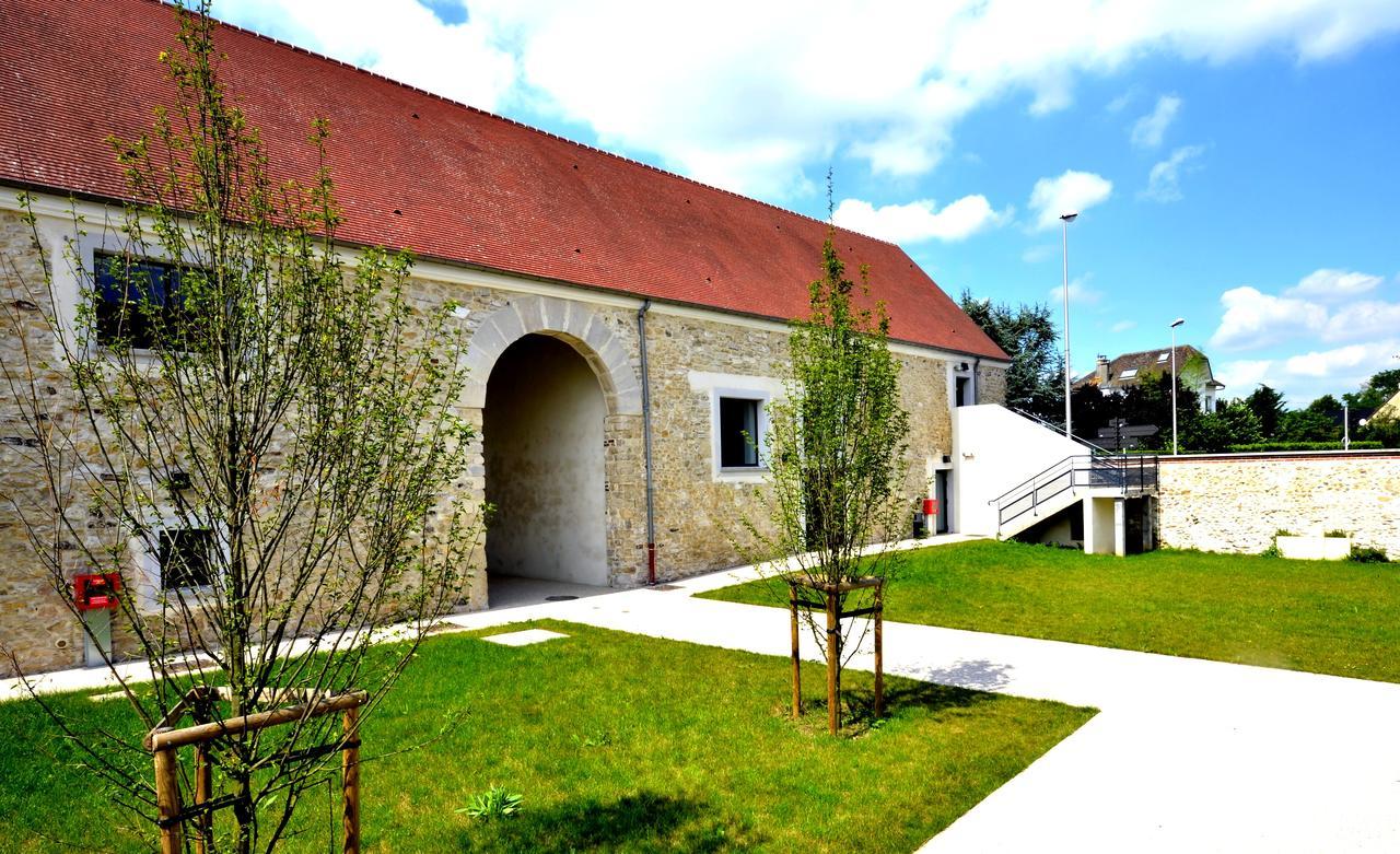 Tremblay-en-France Auberge Du Chateau Bleu المظهر الخارجي الصورة